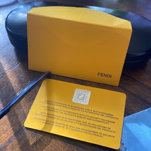 Brand new never worn eyewear - Picture 5 of 5